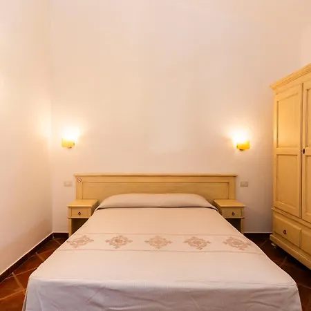 Borgo Degli Ulivi 3* Àrbatax