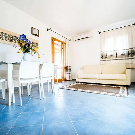 Borgo Degli Ulivi 아파트호텔 아르바탁스