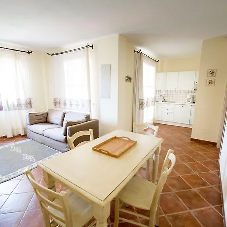 Apartahotel Borgo Degli Ulivi 3*