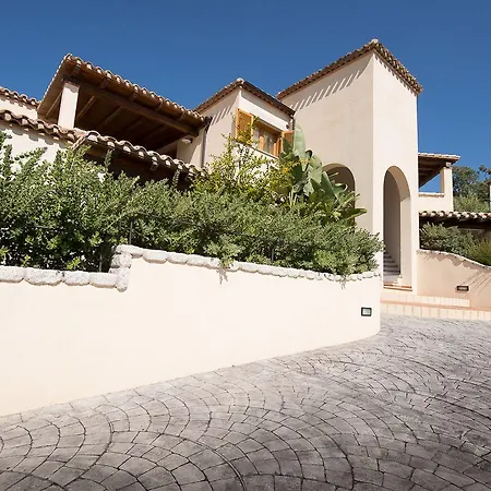 Borgo Degli Ulivi 3*