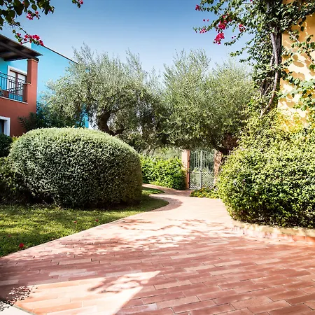 Apartahotel Borgo Degli Ulivi 3*