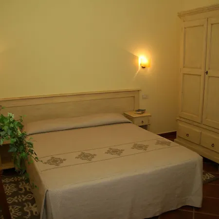 Borgo Degli Ulivi 3* Àrbatax