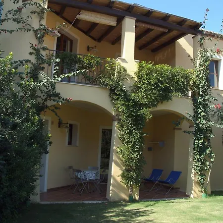 Borgo Degli Ulivi 아파트호텔 아르바탁스