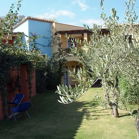 Borgo Degli Ulivi アパートホテル 3*
