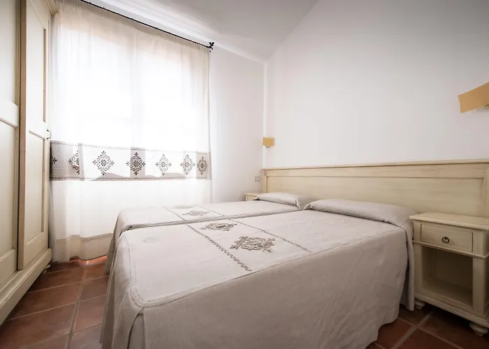 Borgo Degli Ulivi Aparthotel Àrbatax